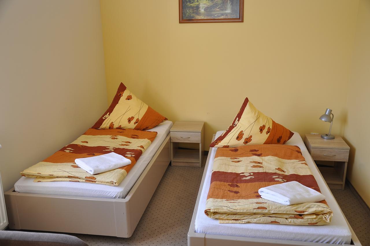 Osrodek Rekreacyjno - Wypoczynkowy Beskidek Gilowice (Zywiec) Phòng bức ảnh